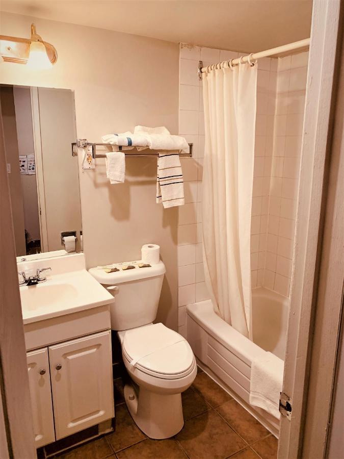 Red Carpet Inn & Suites Calgary Extérieur photo